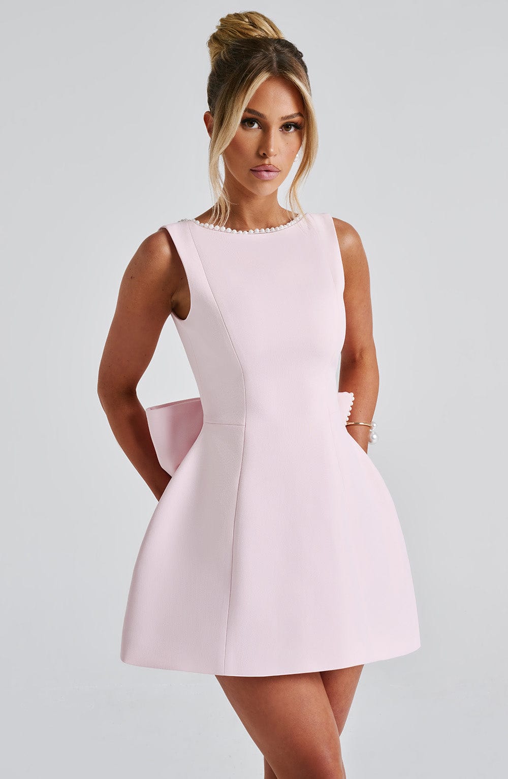 Women’s Smart Structured Mini Wedding Guest Dresses for Ceremonies and Evening Receptions