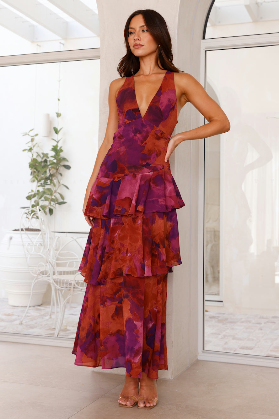 Captivating Maxi Dress with V-neckline and layered chiffon