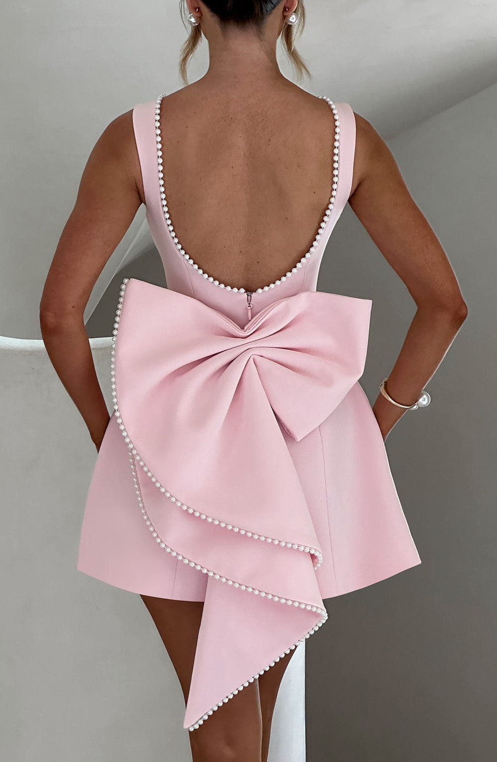 Women’s Smart Structured Mini Wedding Guest Dresses for Ceremonies and Evening Receptions
