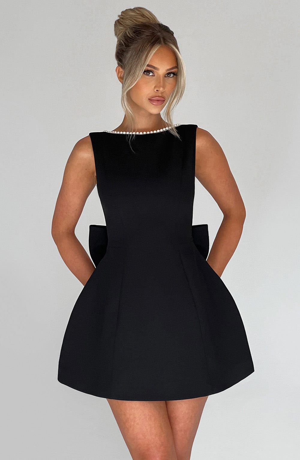 Women’s Smart Structured Mini Wedding Guest Dresses for Ceremonies and Evening Receptions