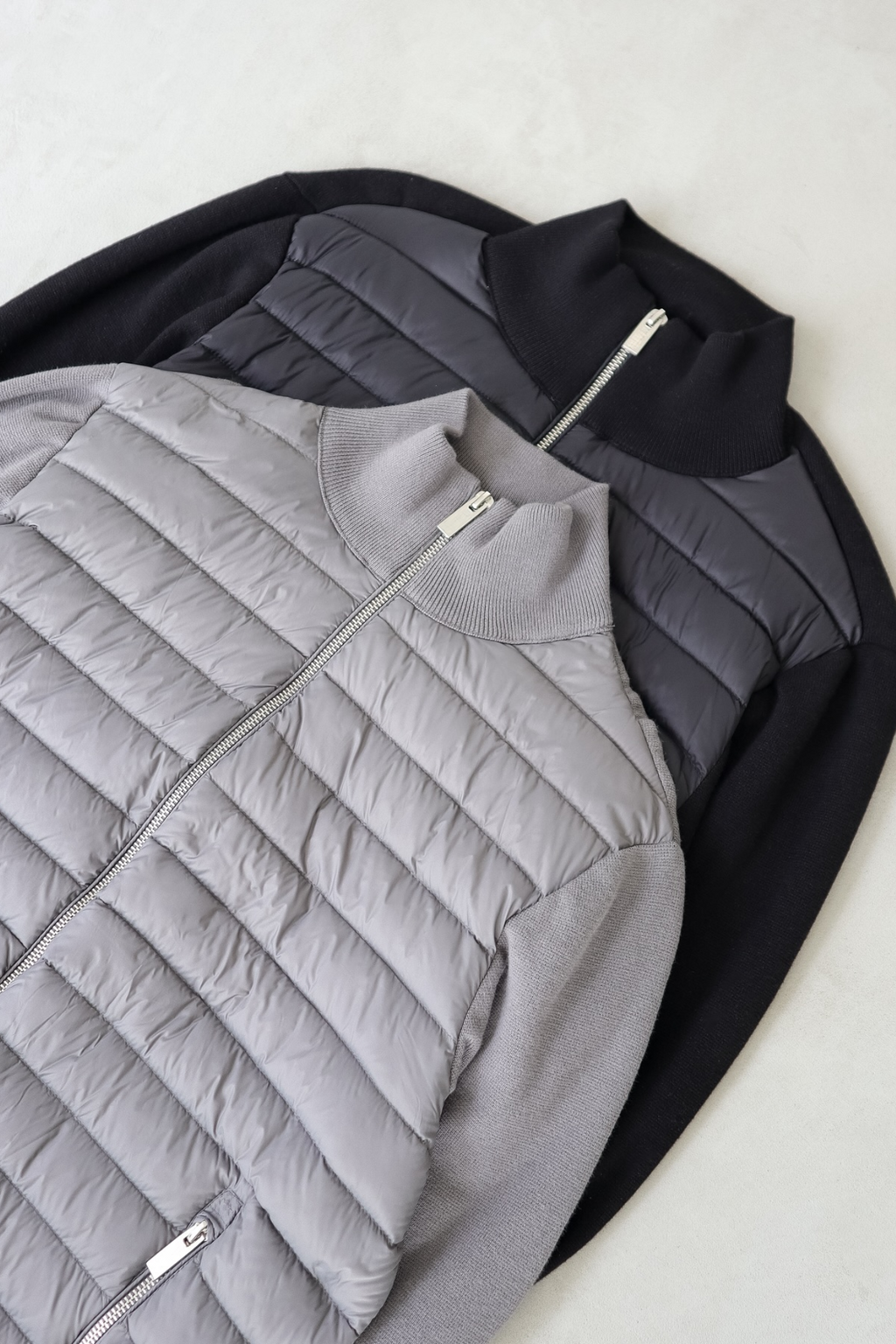 Men's Quilted Knitted Sleeve Jacket with Zipper and Pockets