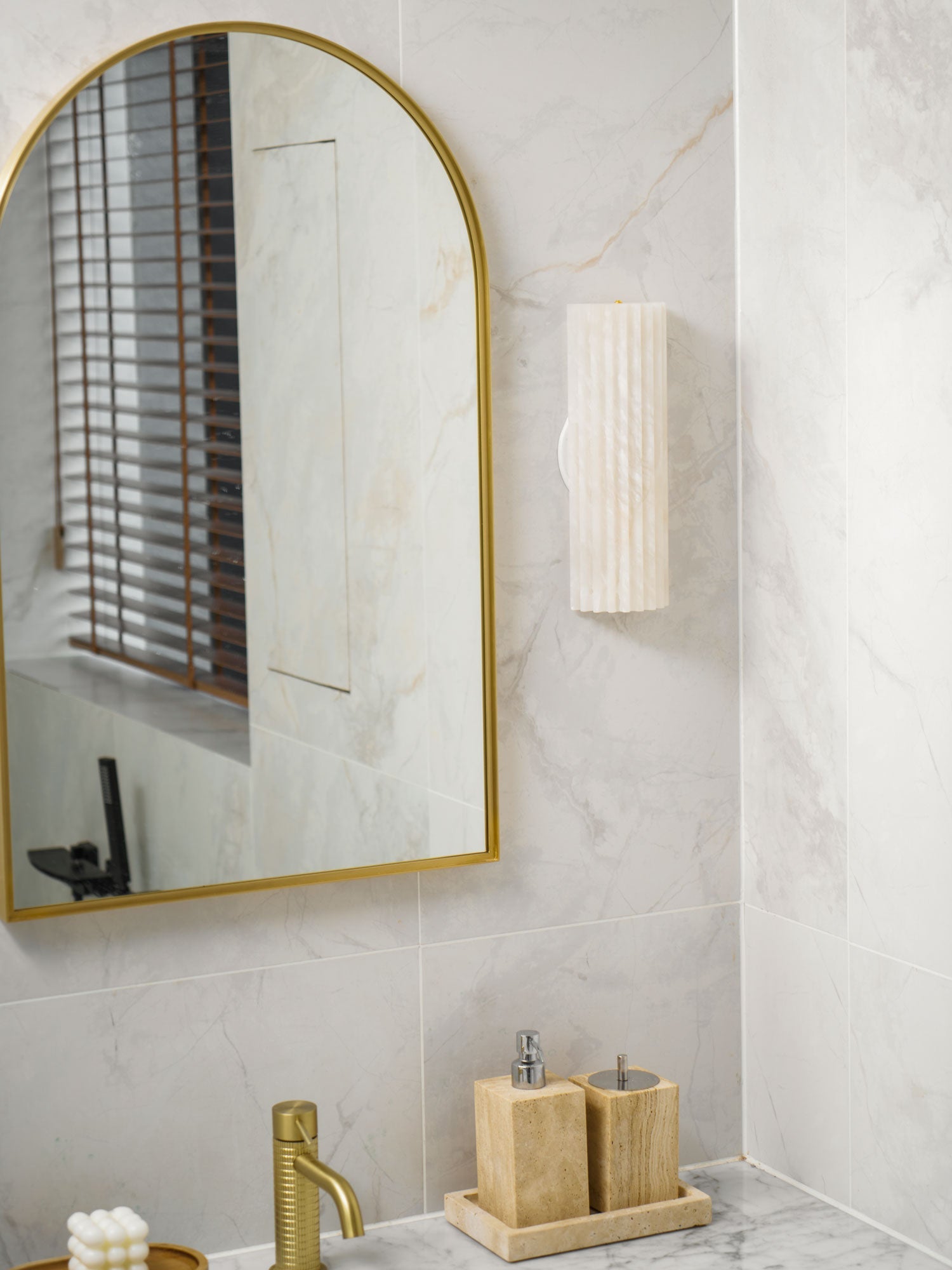 Alvia Alabaster Wall Light - Image 32
