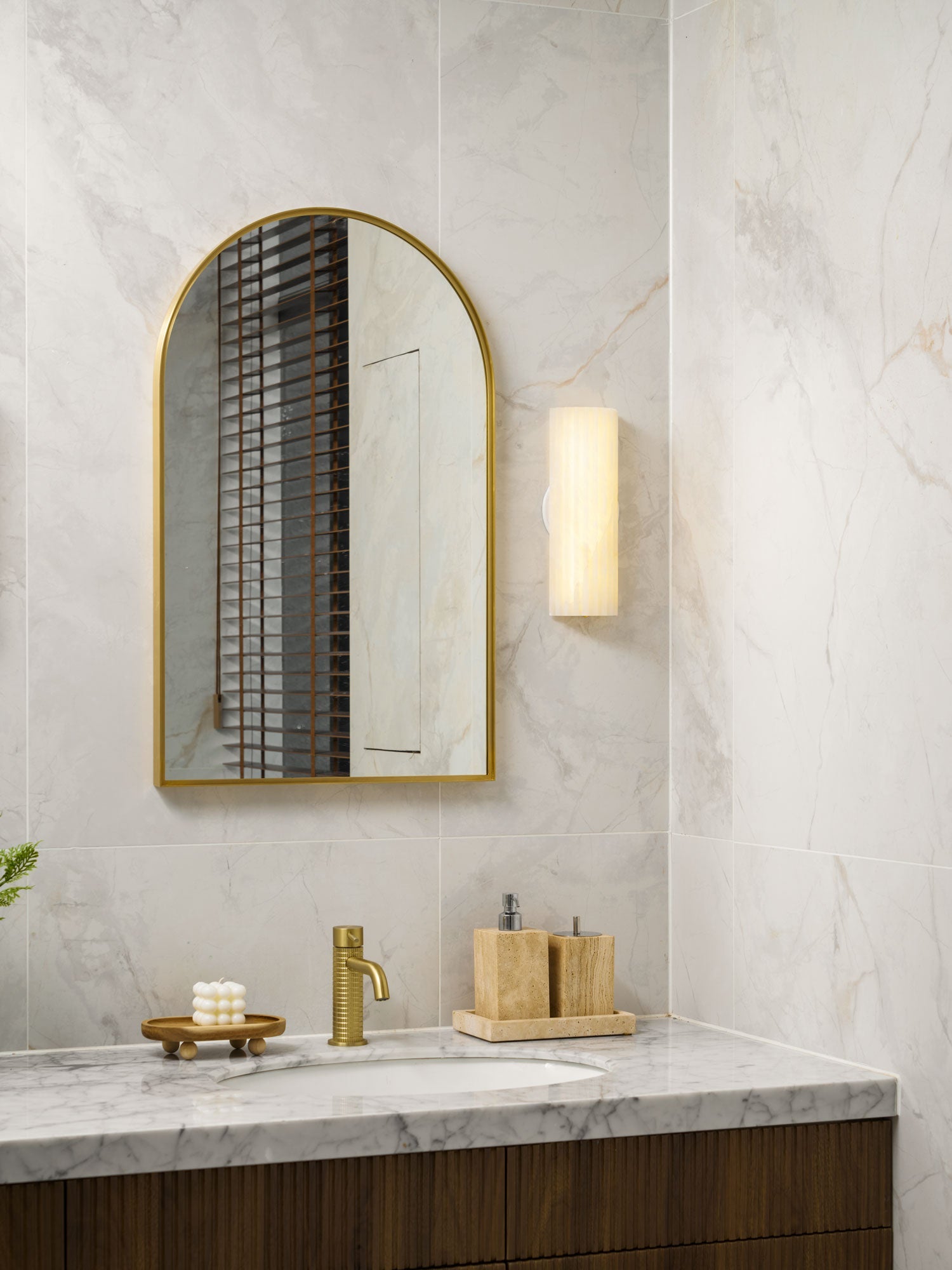 Alvia Alabaster Wall Light - Image 33
