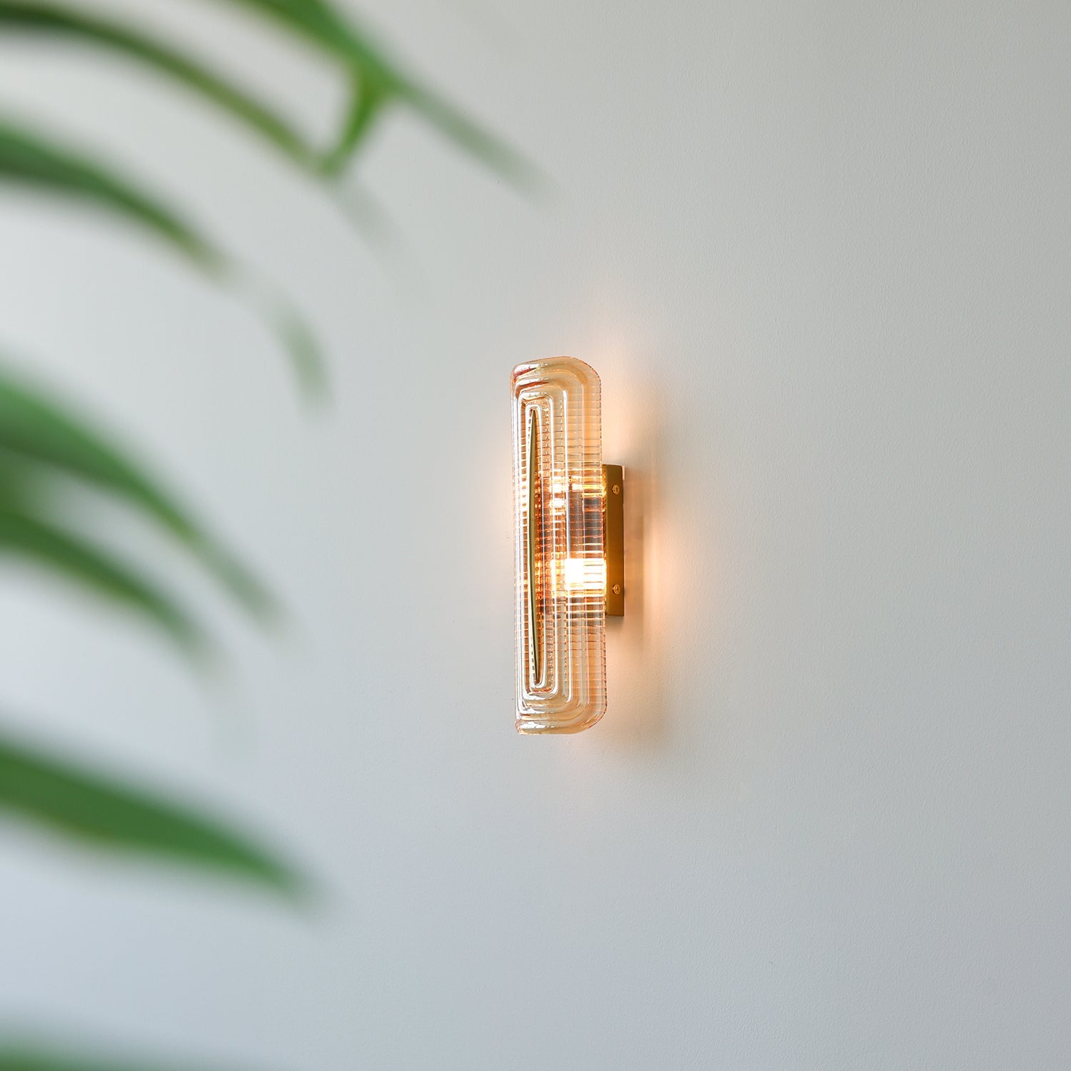 Glacium Wall Lamp - Image 4