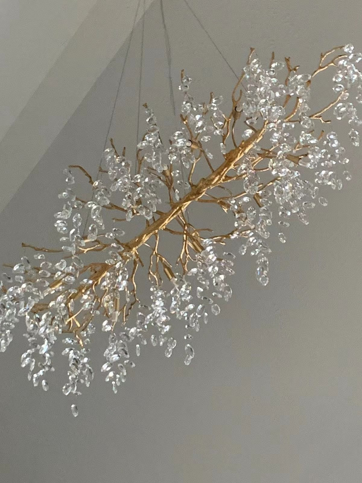 Artistic Branch-Inspired Pendant Ceiling Light