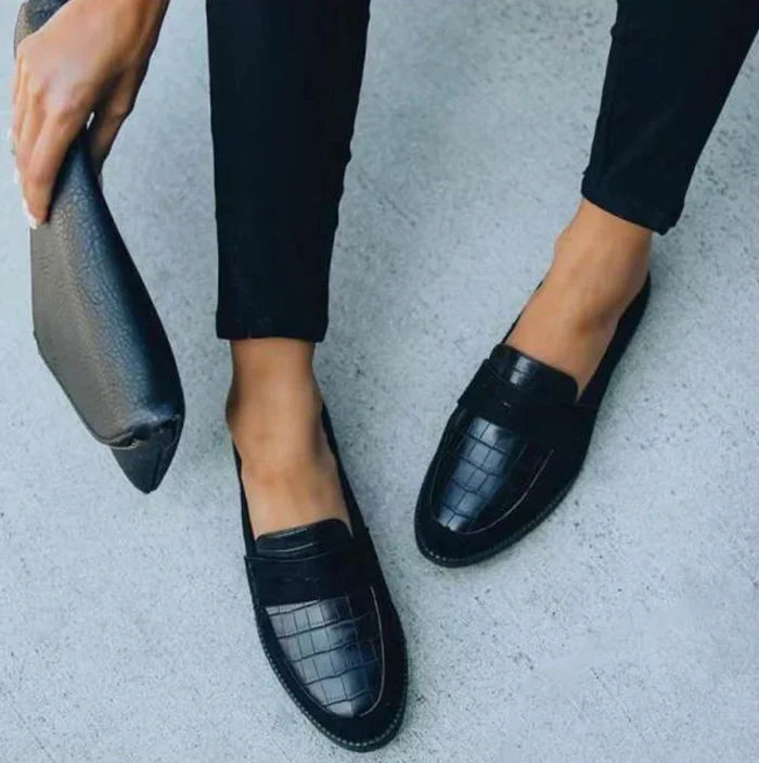 Women's Chic Sleek Functional Croc-Detail Loafers