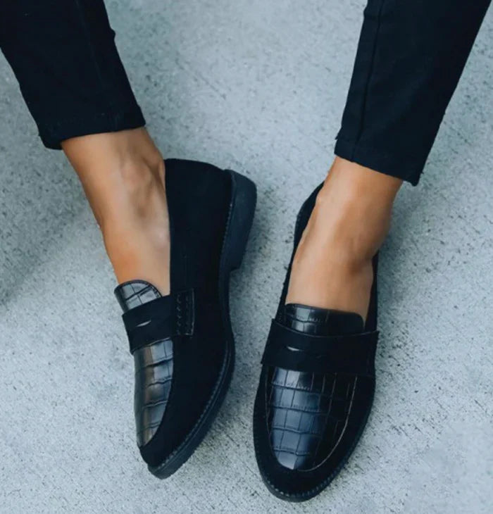 Women's Chic Sleek Functional Croc-Detail Loafers