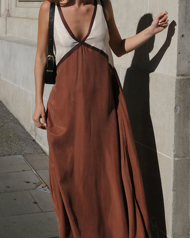 Modern Flattering Contrast Colour V-Neck Maxi Dress for Women