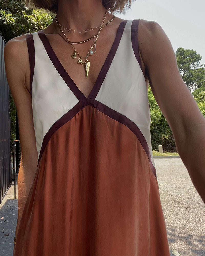 Modern Flattering Contrast Colour V-Neck Maxi Dress for Women