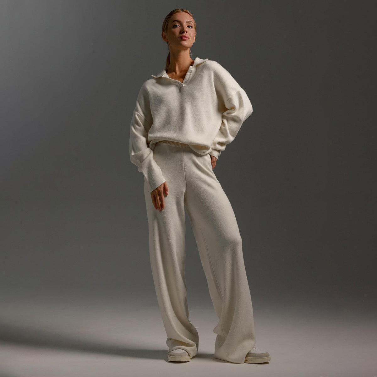Women's Modern Sleek Functional Two-piece Tracksuit