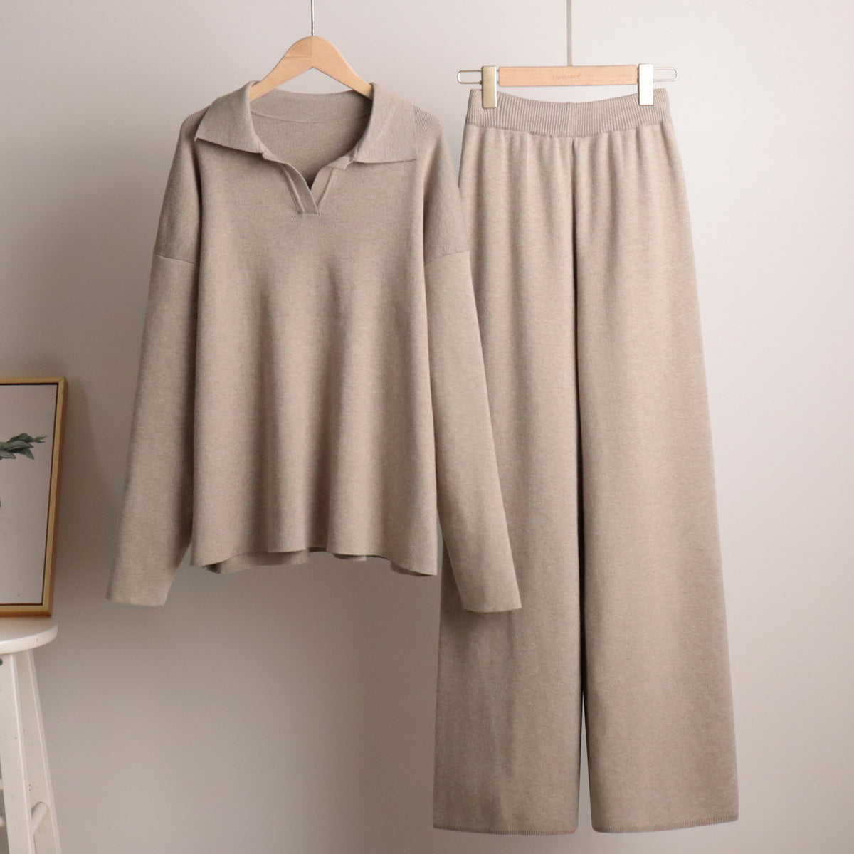 Women's Modern Sleek Functional Two-piece Tracksuit