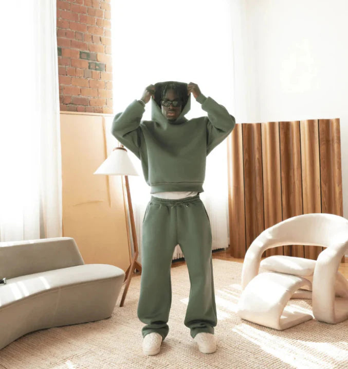 Men's Casual Oversized Warm Tracksuit with Hood and Adjustable Drawstring Pants