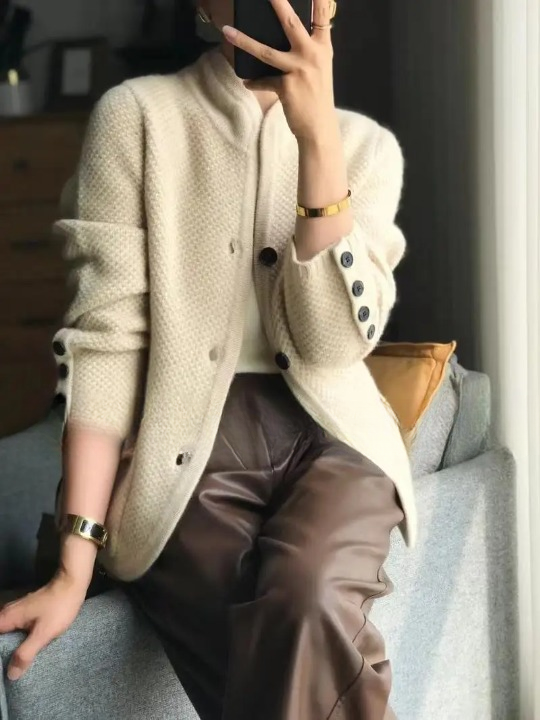 Women's Fashion Classic Fit Buttons Cardigan - Ideal for Cooler Days