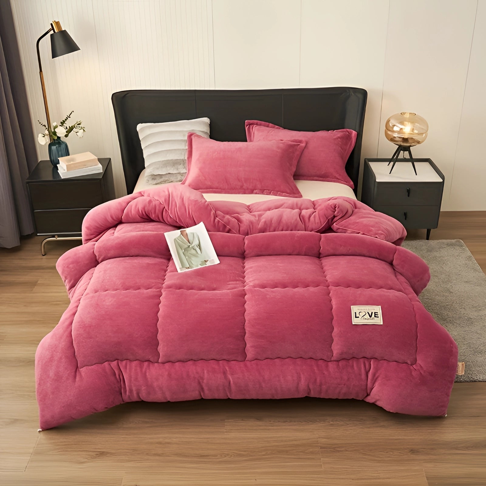 Luxury Blue Velvet Comforter Set - Plush Quilt & Pillow for Winter - Image 2