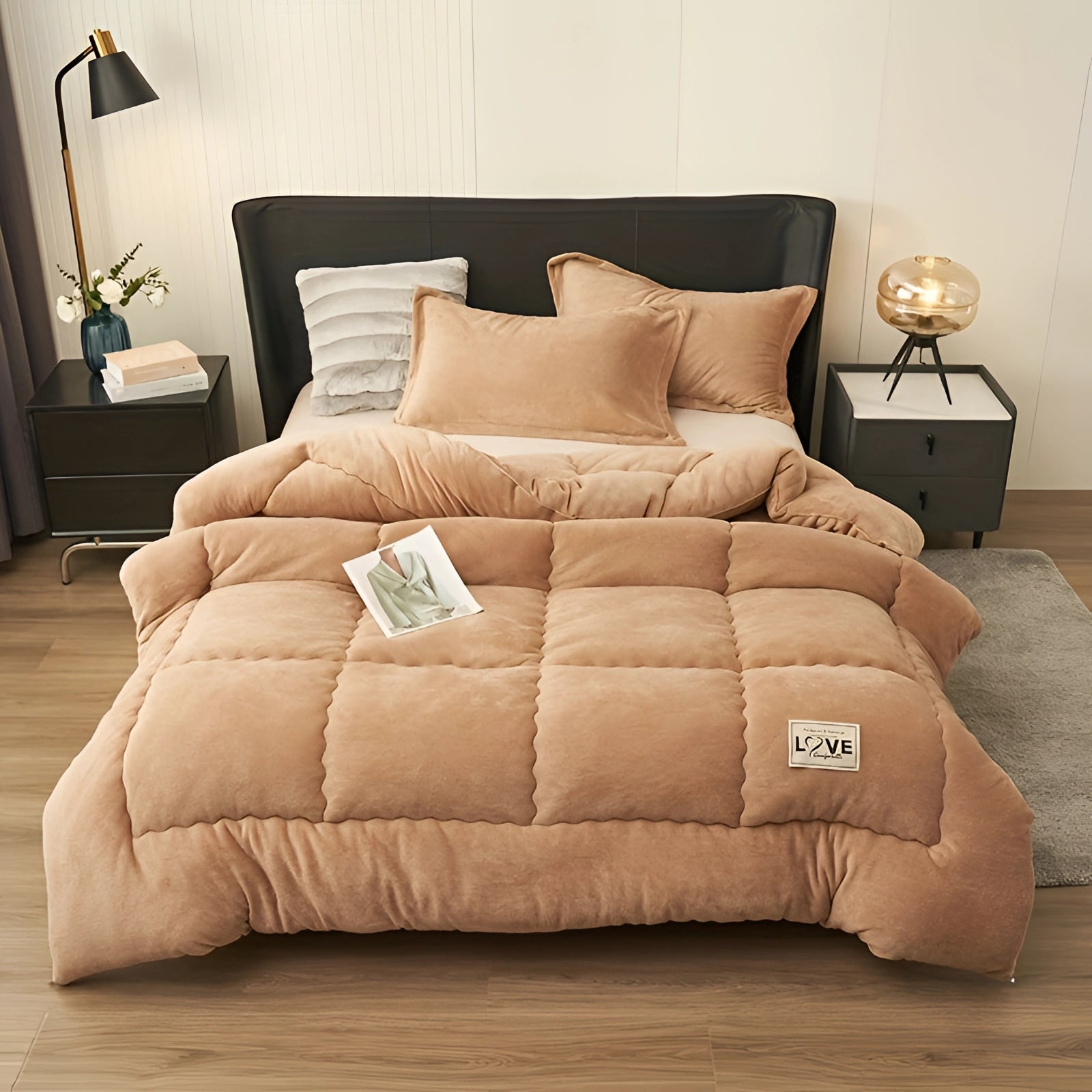 Luxury Blue Velvet Comforter Set - Plush Quilt & Pillow for Winter - Image 5