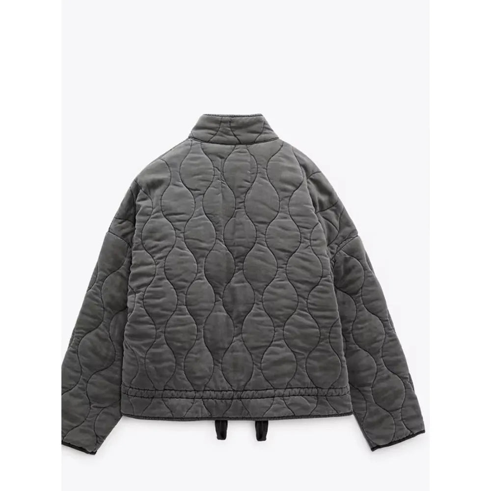 Women’s Wave-Patterned Quilted Puffer Jacket with Front Zipper and Two Large Pockets