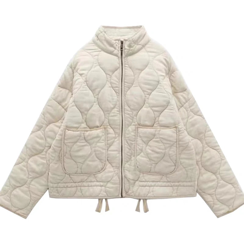 Women’s Wave-Patterned Quilted Puffer Jacket with Front Zipper and Two Large Pockets