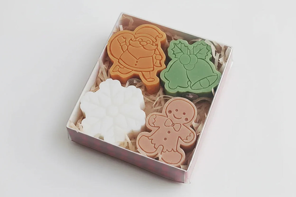 4 Piece Festive Shaped Christmas Candles Scented - Image 3