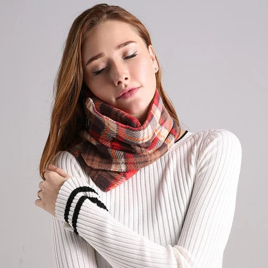 Compact Travel Neck Pillow for Head and Shoulder Support - Image 2