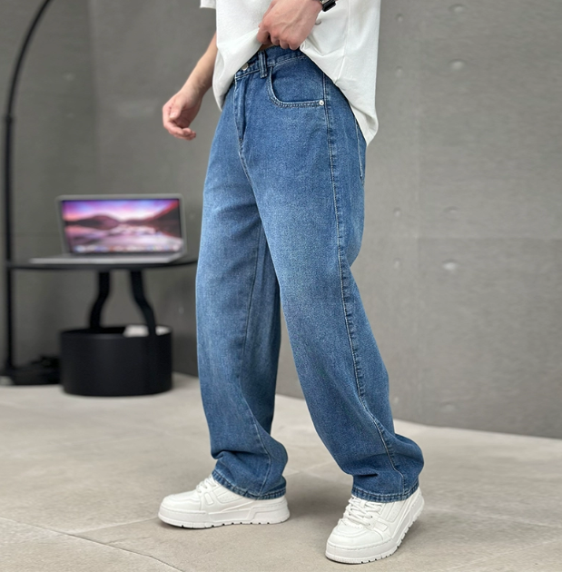 Versatile Modern Straight Leg Everyday Jeans for Men