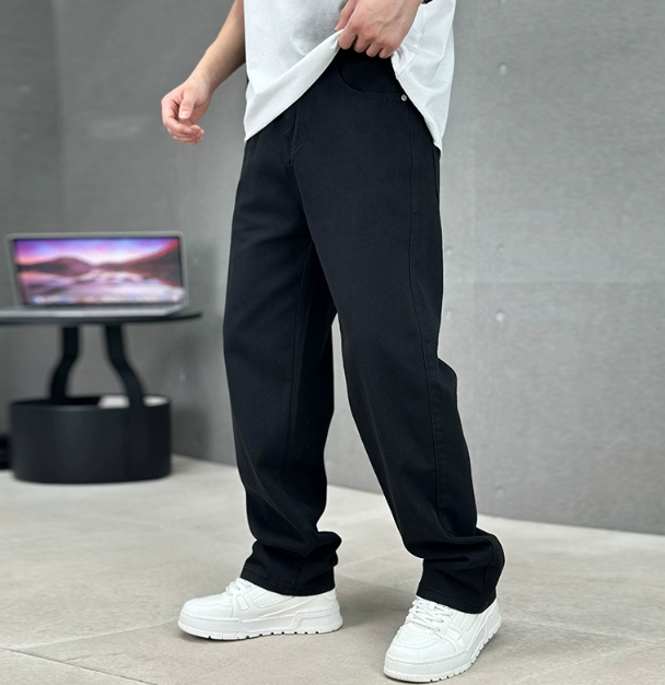 Versatile Modern Straight Leg Everyday Jeans for Men