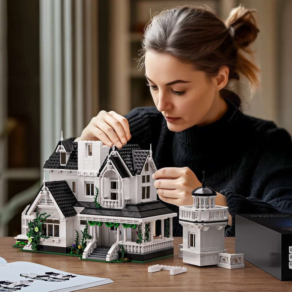 Halloween Toy Haunted House Brick Building Set Model — product view 1