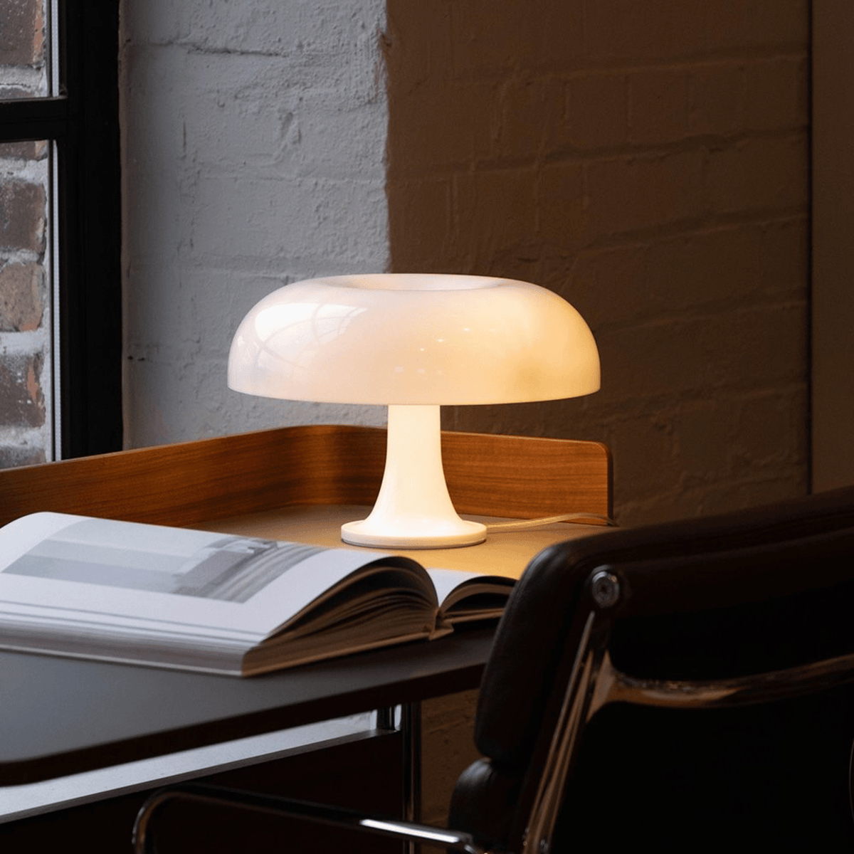 Retro Mushroom Table Lamp — product view 4