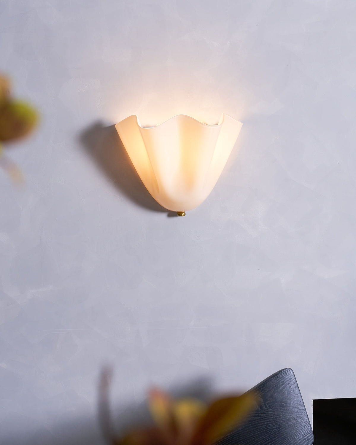 Indoor Nature Petalia Mounted LED Wall Light for Hallways, Bedrooms, or Living Rooms — product view 64