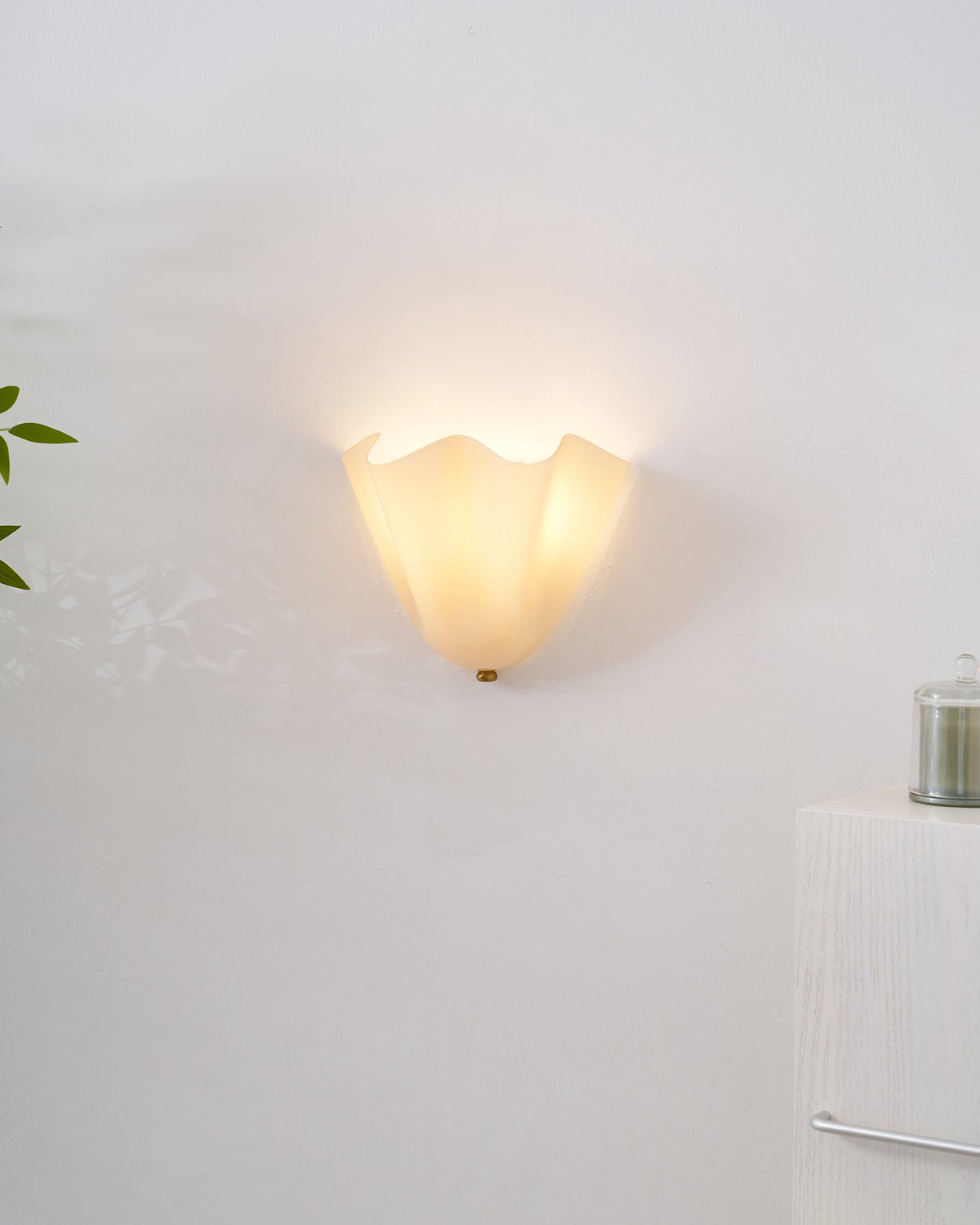 Indoor Nature Petalia Mounted LED Wall Light for Hallways, Bedrooms, or Living Rooms — product view 69