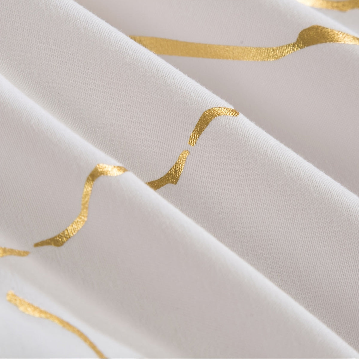 Stylish Quilt Bedroom Cover Set - Wrinkle and Fade-Free Beddings — product view 4